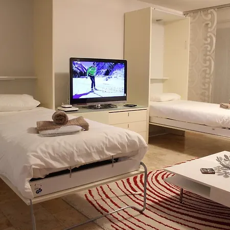 Apartment View Centre *